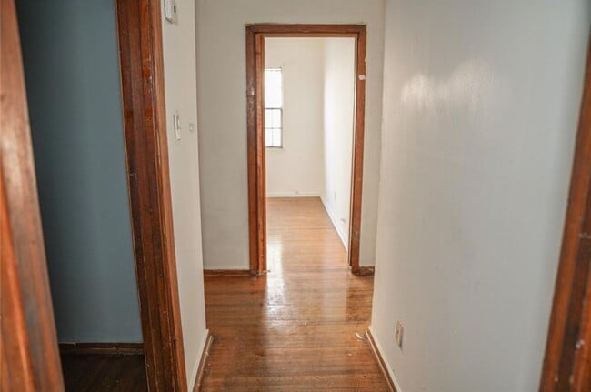 Building Photo - 4810 Scenic Dr