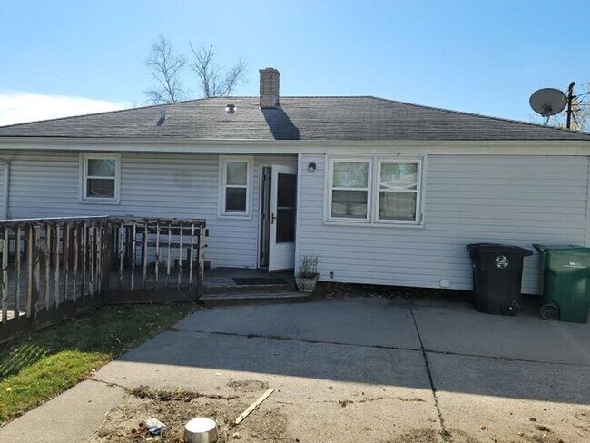Building Photo - Single Family Home