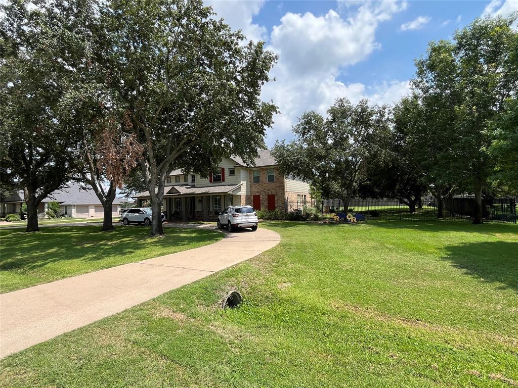 Primary Photo - 26111 Cloverland Park Ln