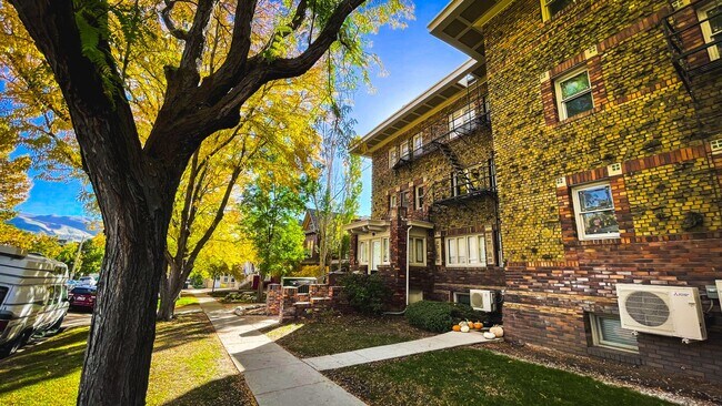 Foto del edificio - 1 Bedroom 1 bath Condo in Historic SLC building!
