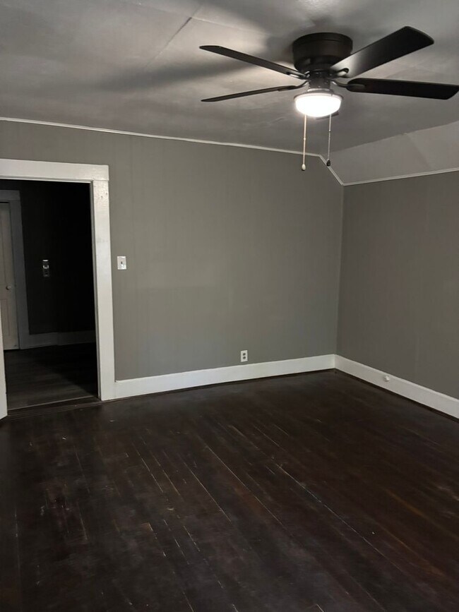 Foto del edificio - Eighteenth Ave 3011