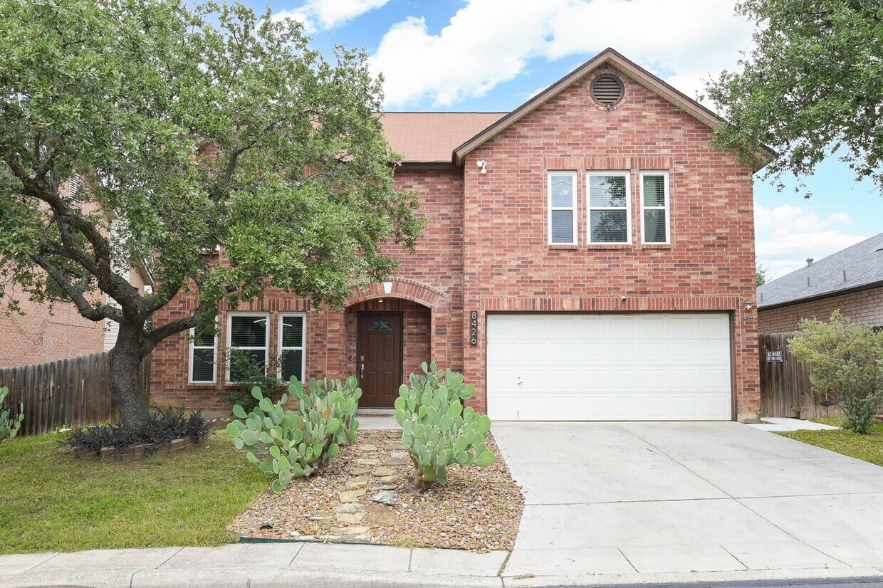 Foto principal - Beautiful 4/3.5 Home Available for Immedia...