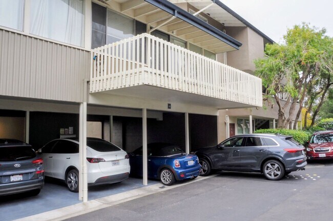 Building Photo - Cozy 1br apartment in Tiburon w/amazing views