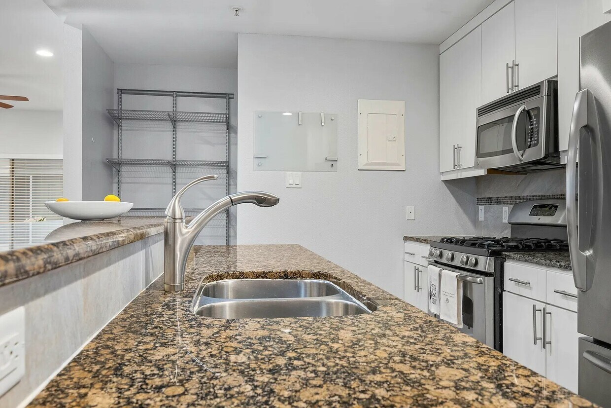 Foto principal - 503 Swanee Dr