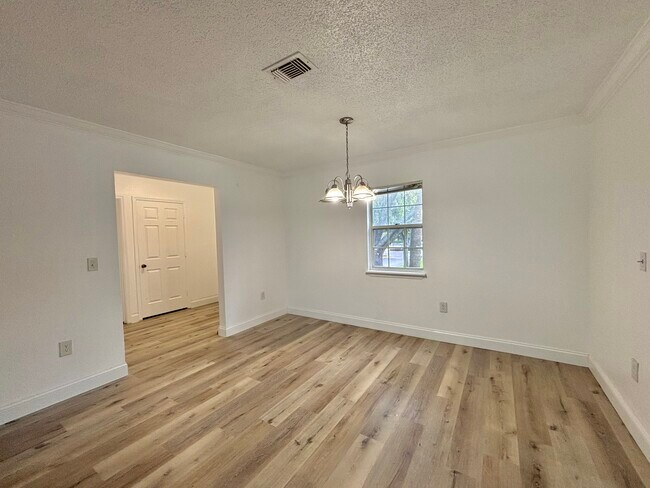 Dining Area - 3216 Clubside Dr