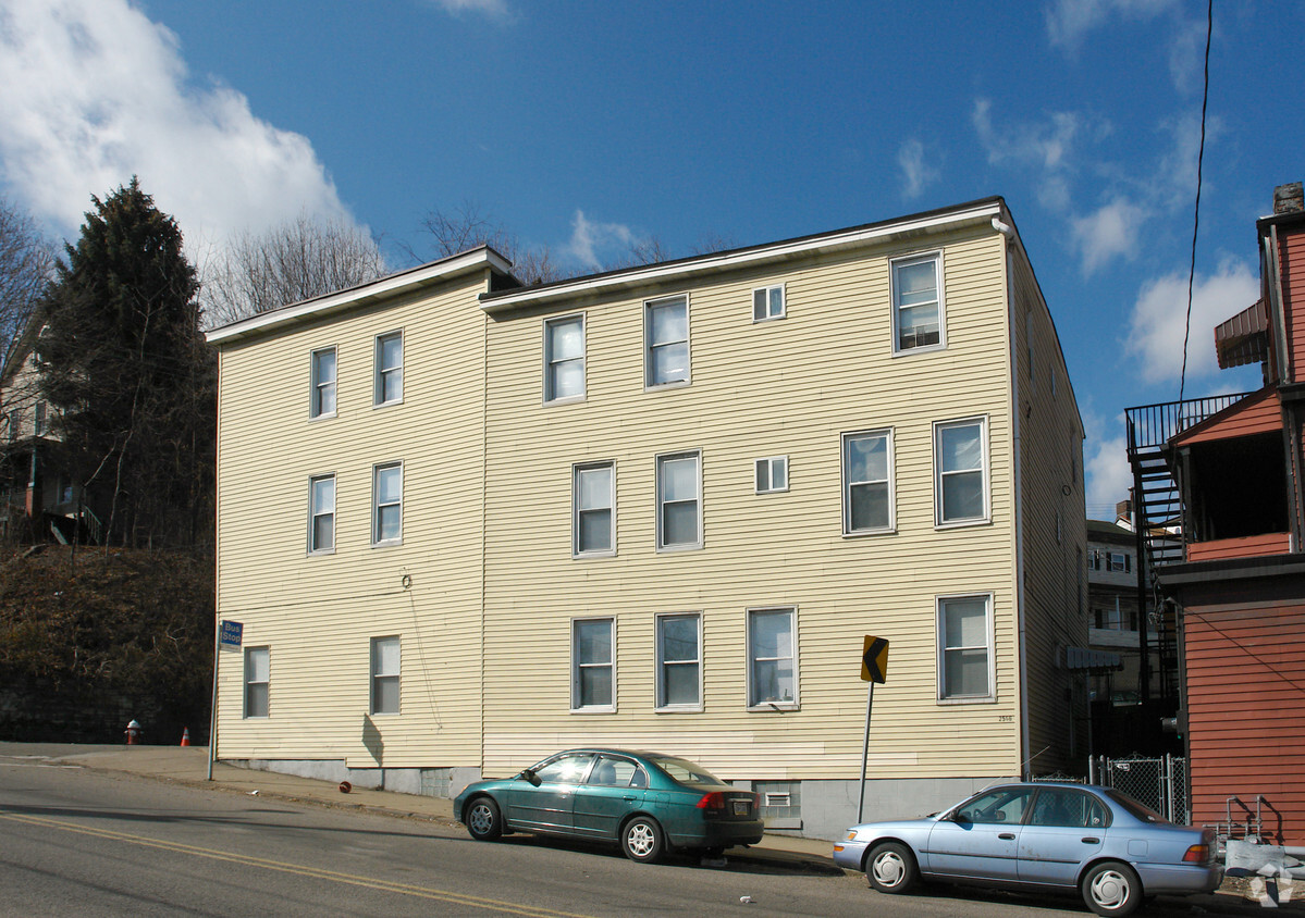 Building Photo - 2506-2508 S 18th St