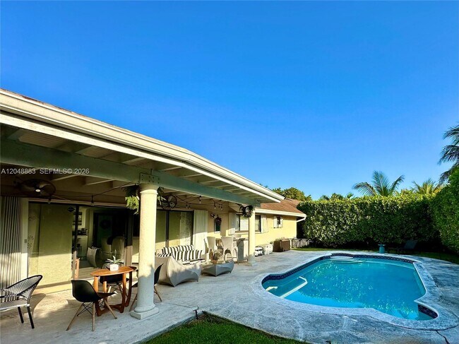 Foto del edificio - 9013 SW 102nd Pl