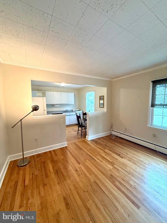 Building Photo - 225 Dewey Dr