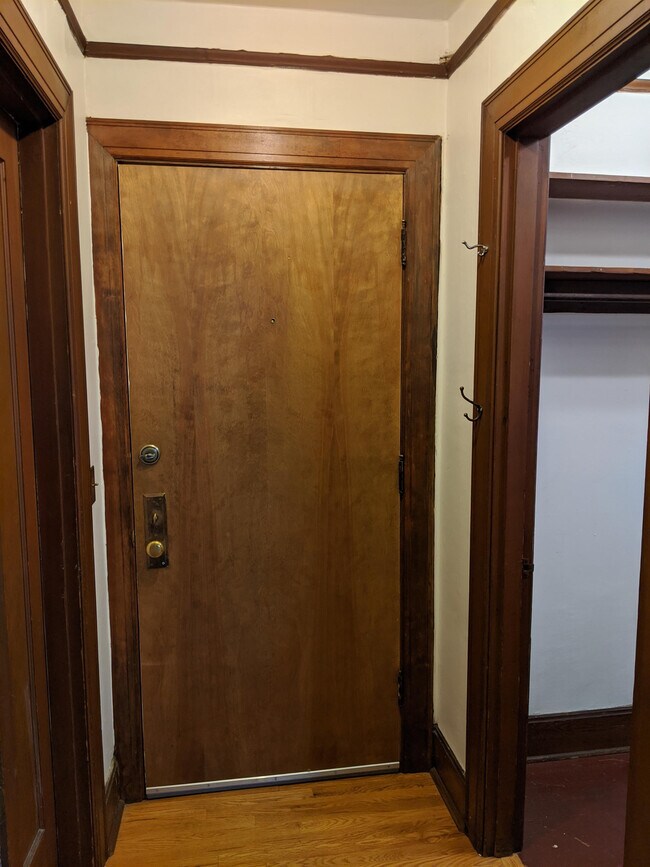 Foto del edificio - 2403 6th Ave W