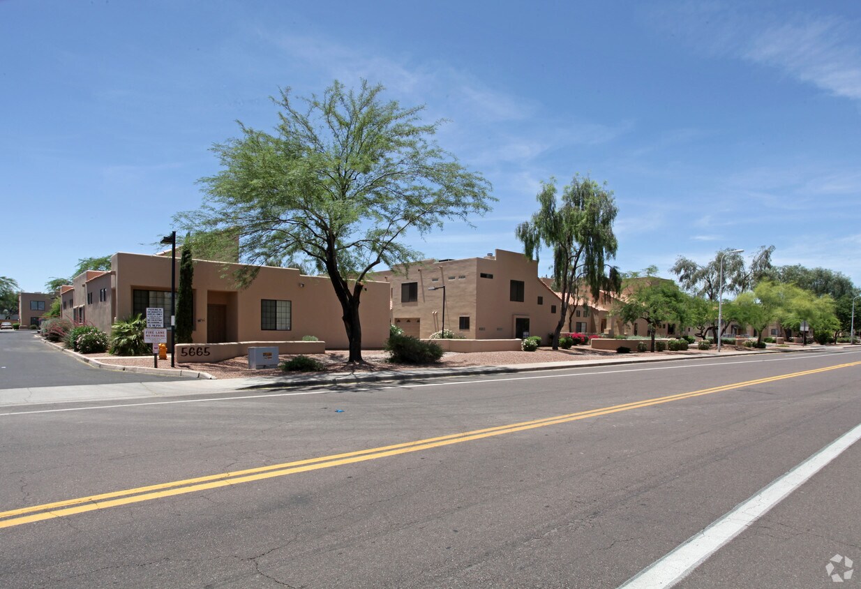 Pueblo Santa Fe Apartments Chandler, AZ