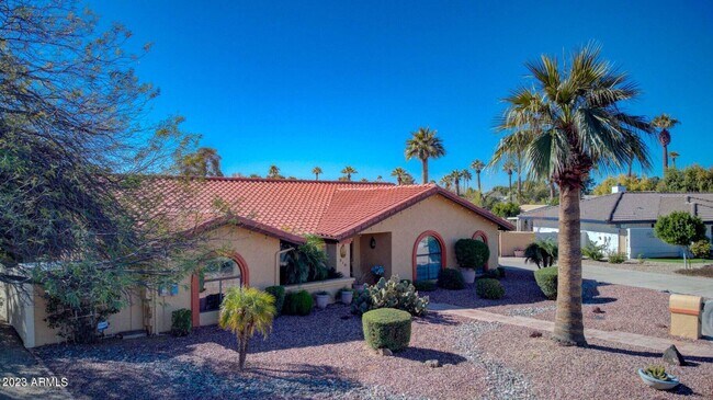 Building Photo - 315 W Sonoma Dr