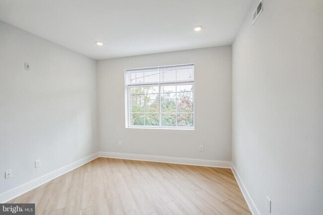 Foto del edificio - 646 N 32nd St