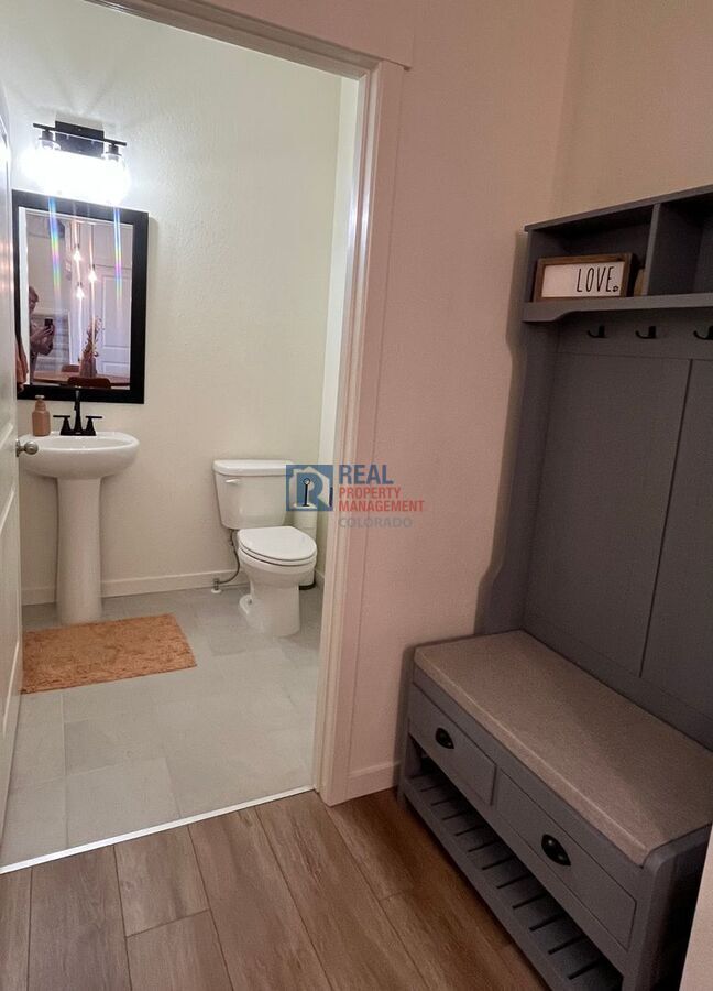 Foto del edificio - 588 Thoroughbred Ln