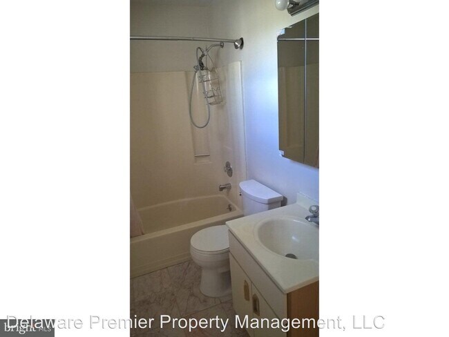 Building Photo - 3 br, 1.5 bath House - 54 Freedom Trail