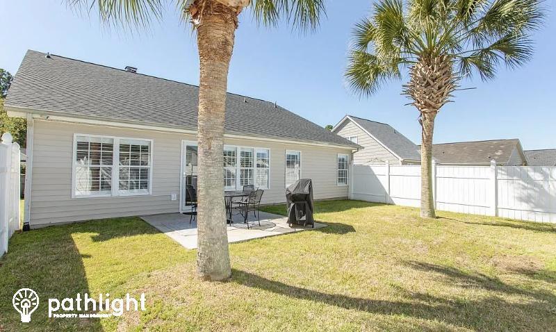 Foto del edificio - 8227 Sterling Place Ct.