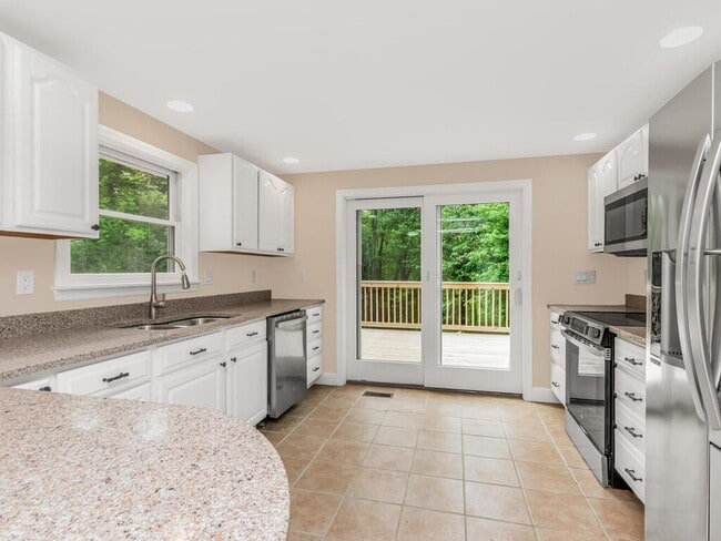 Building Photo - 3 Idlewild Dr