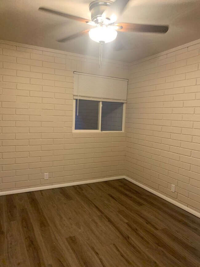 Foto del edificio - 419 15th Ave S