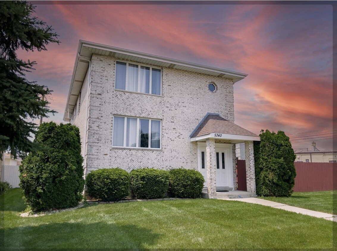 Foto principal - 5340 6th Ave