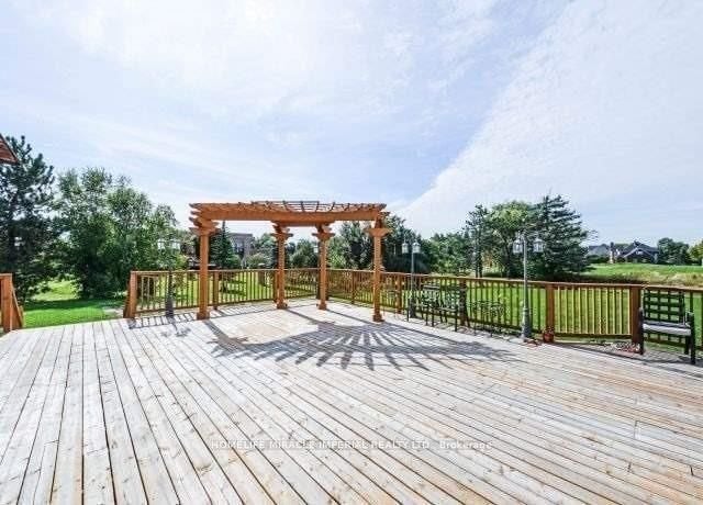 Photo du bâtiment - 4 Bellini Av