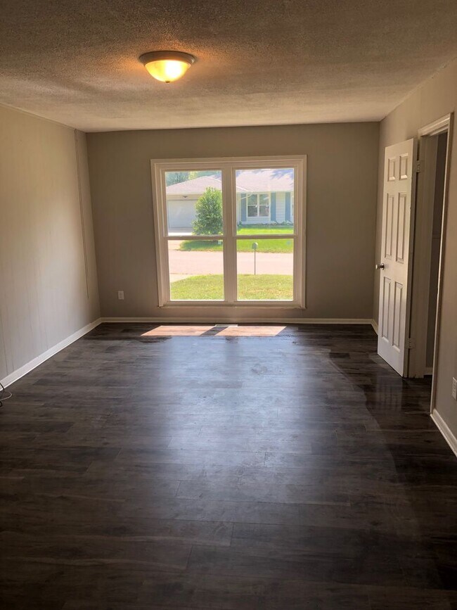 Foto del edificio - 5 BD/2.5 BA home, NEW RENOVATION!
