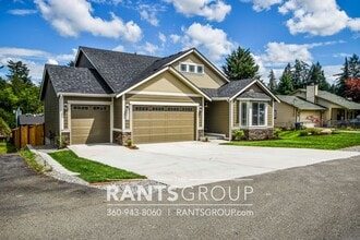 Building Photo - 5212 Marian Dr NE