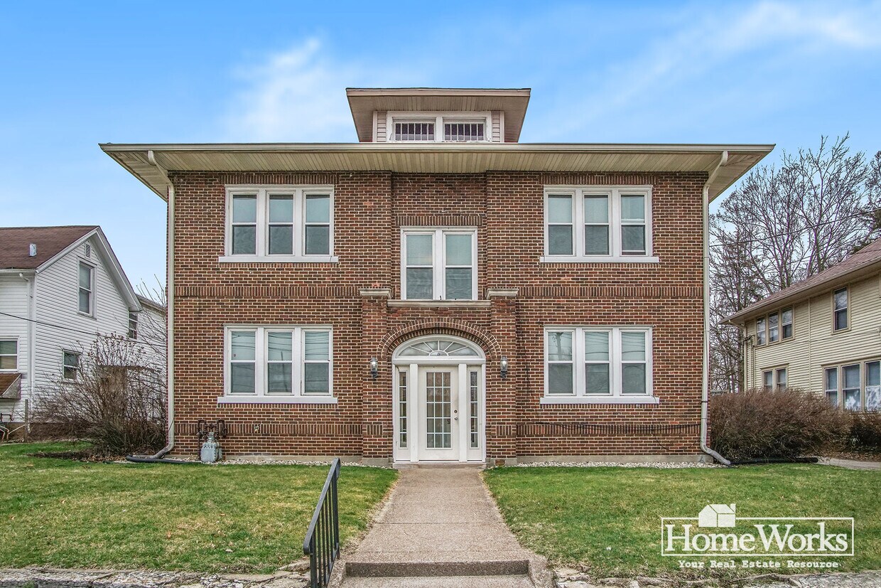 Primary Photo - 321 W 4th St