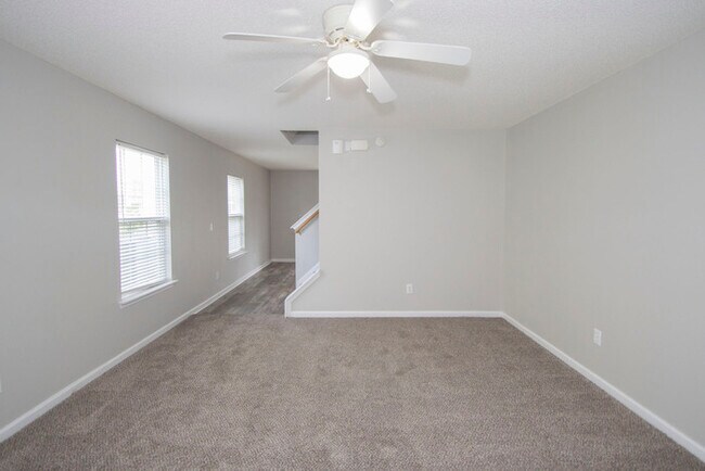 Building Photo - 609 Green Pasture Ct