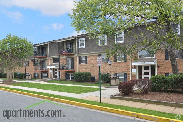 Primary Photo - Wexford Manor Apartments