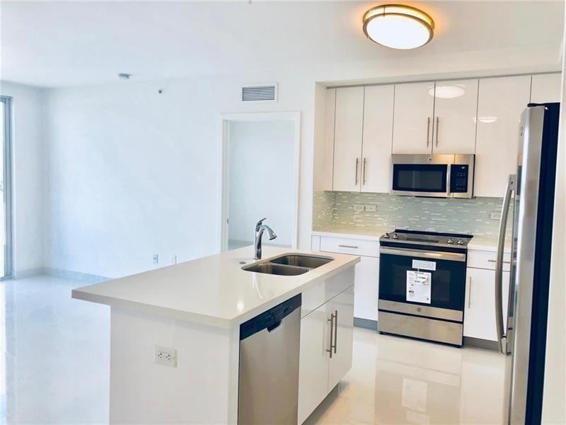 Primary Photo - AVENTURA PLACE