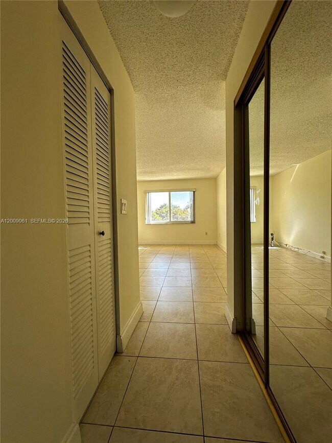 Foto del edificio - 7860 Camino Real
