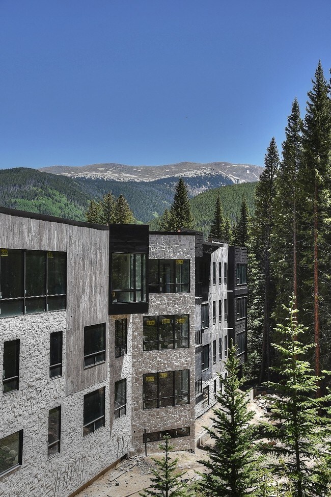 Building Photo - 422 Iron Horse Way
