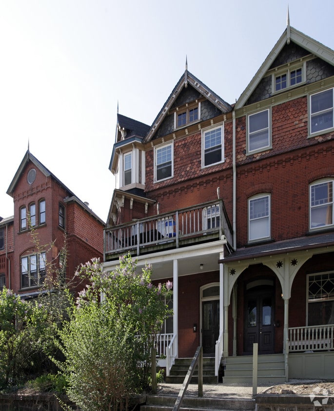 Building Photo - 3314-3316 Arch St