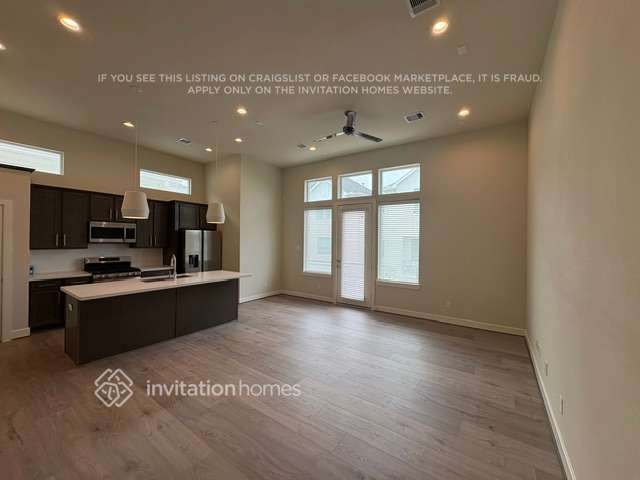 Foto del edificio - 714 Wilshire Brook Ln