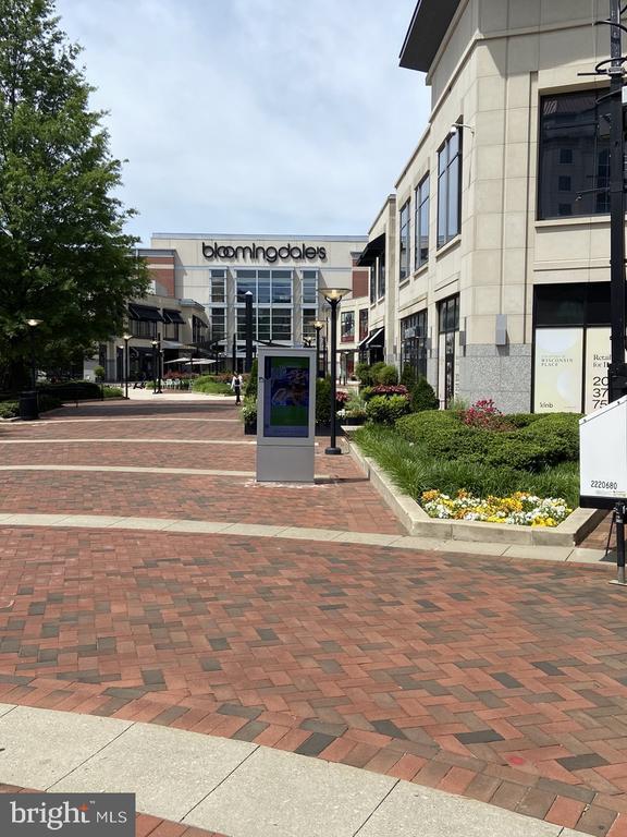 Building Photo - 4601 N Park Ave