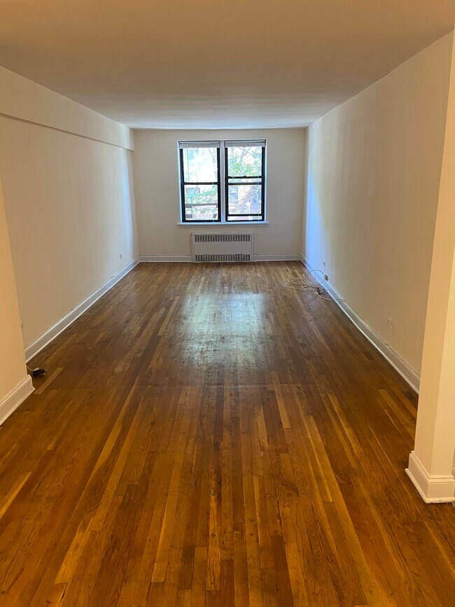 Foto del edificio - 83-10 118th St