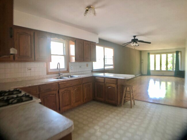 Building Photo - 2717 S Princeton Ave