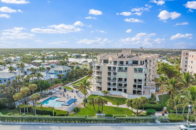 Building Photo - 176 Helios Dr