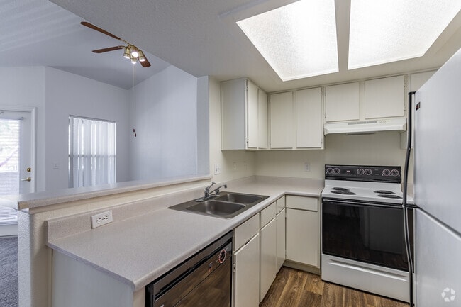 1 BR, 1 BA - 700 SF - 20 Fifty One