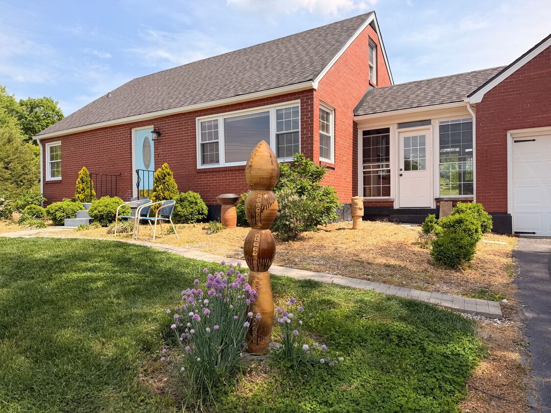 Hilltop Charm in Floyds Knobs – Spacious All-Brick Beauty with Room to Grow! - Hilltop Charm in Floyds Knobs – Spacious All-Brick Beauty with Room to Grow!