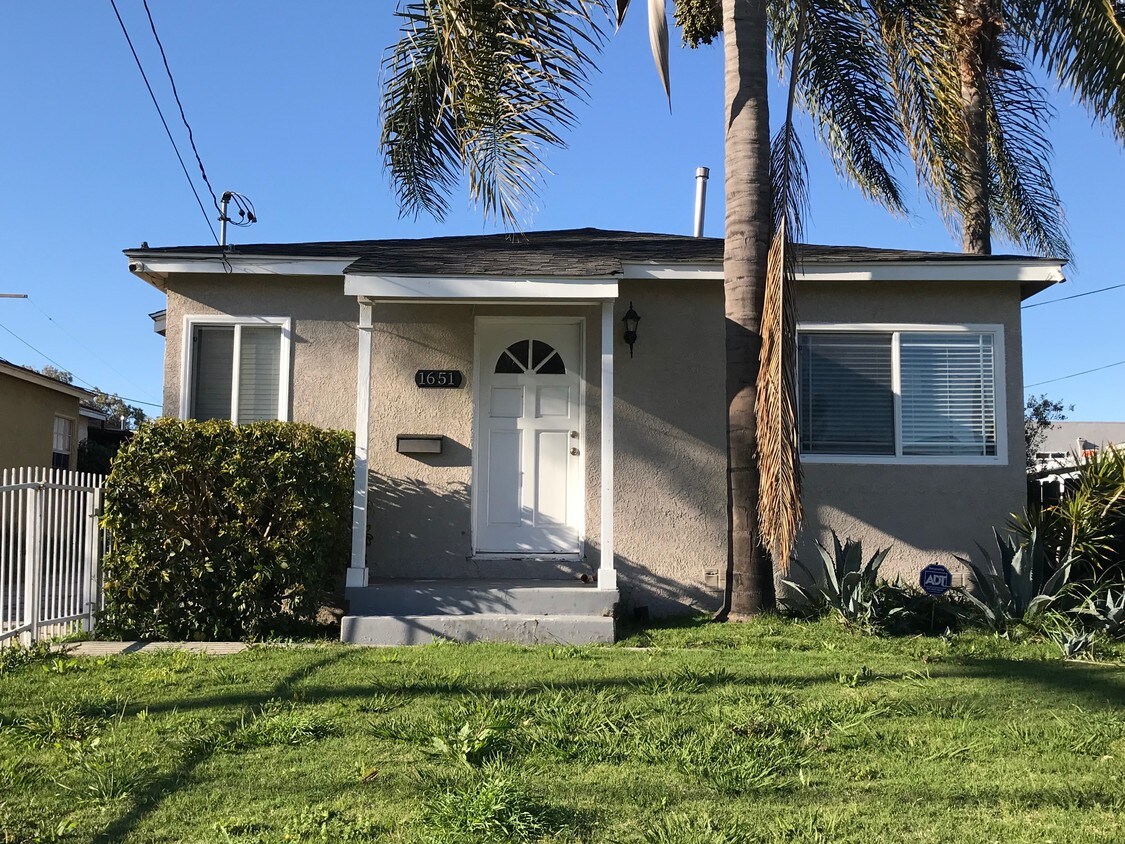 Foto principal - 1651 W 204th St