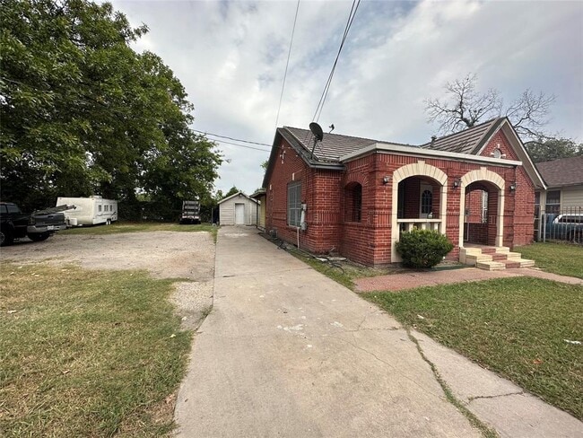 Building Photo - 2814 Elysian St