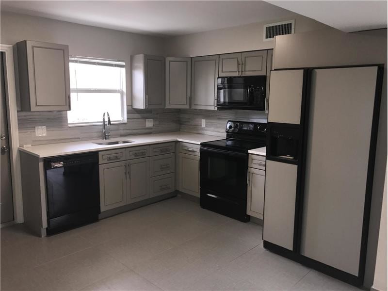 Primary Photo - 510 SW 8th Ave