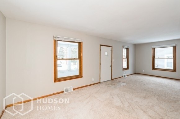 Foto del edificio - NOW AVAILABLE! - 207 Mill St, Lodi, OH, 44254