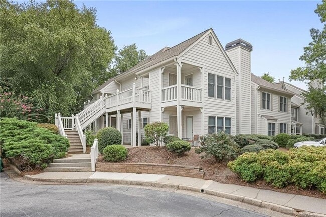 Building Photo - 911 Hollyfax Cir NE