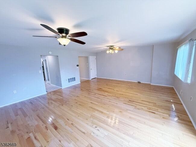 Foto del edificio - 254 Wildflower Ln