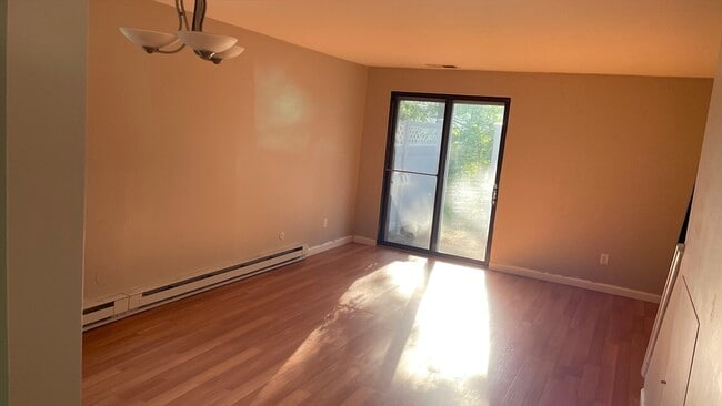 Building Photo - 46 Village Hill Ln