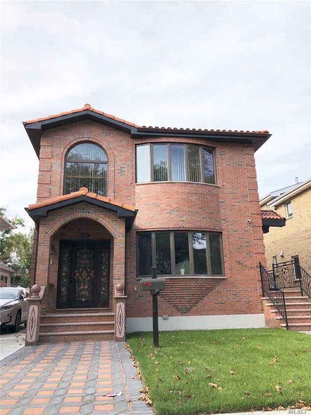 Primary Photo - 69-36 229th St