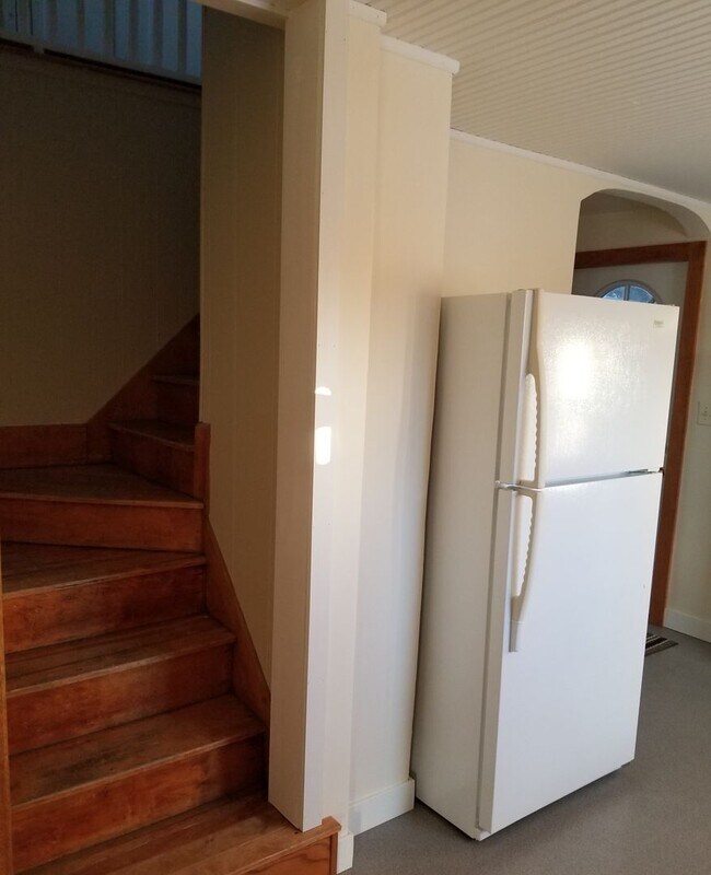Foto del edificio - Spacious 4 Bedroom 2 Bath