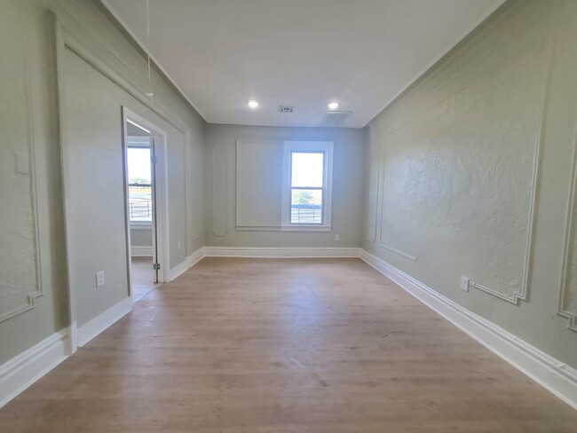 Unit 3L - 214 Chadwick Ave