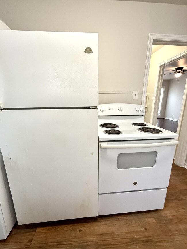 Building Photo - 33 8th Ave NW